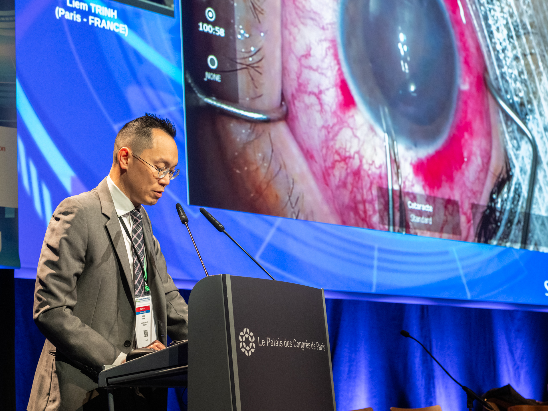 Implant phaque Paris